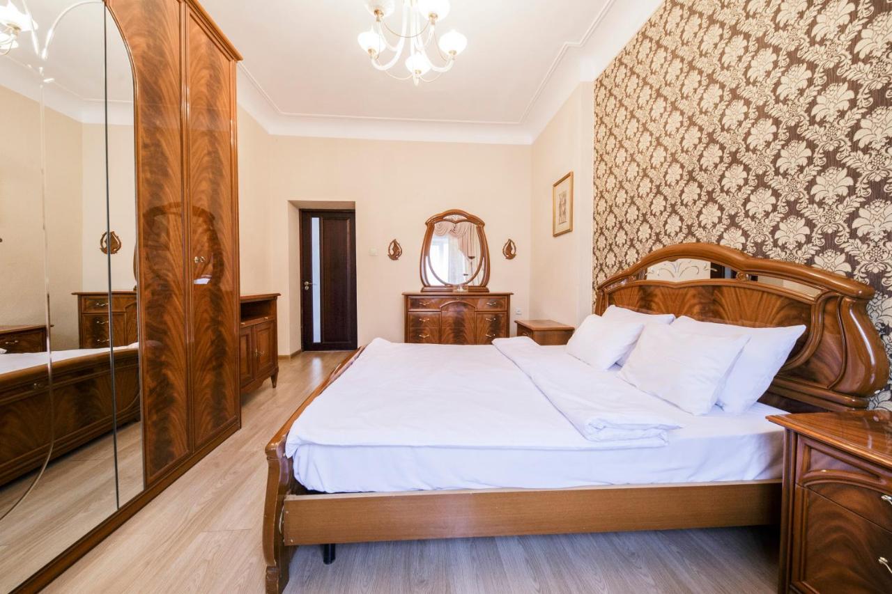 Vip 2 Bedrooms Apartment Near Arenacity Kiev Esterno foto